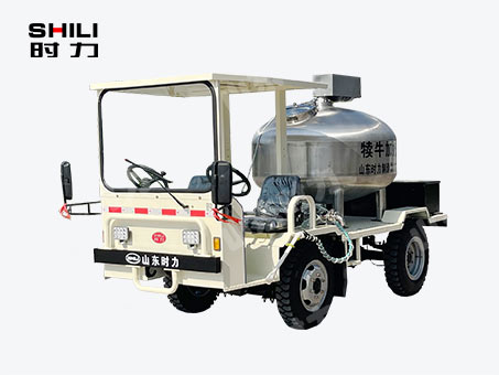1方電動四輪犢牛喂奶車（立式罐、帶攪拌）