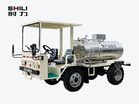 1方電動四輪犢牛喂奶車（臥式罐、帶攪拌）